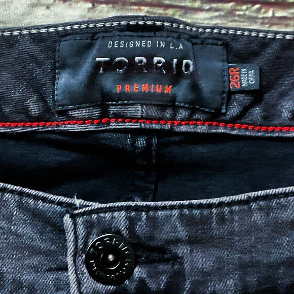 Torrid Womens Jeans plus size 26 Black Wash Embroidered Stretch Straight x31"ins - Picture 4 of 11